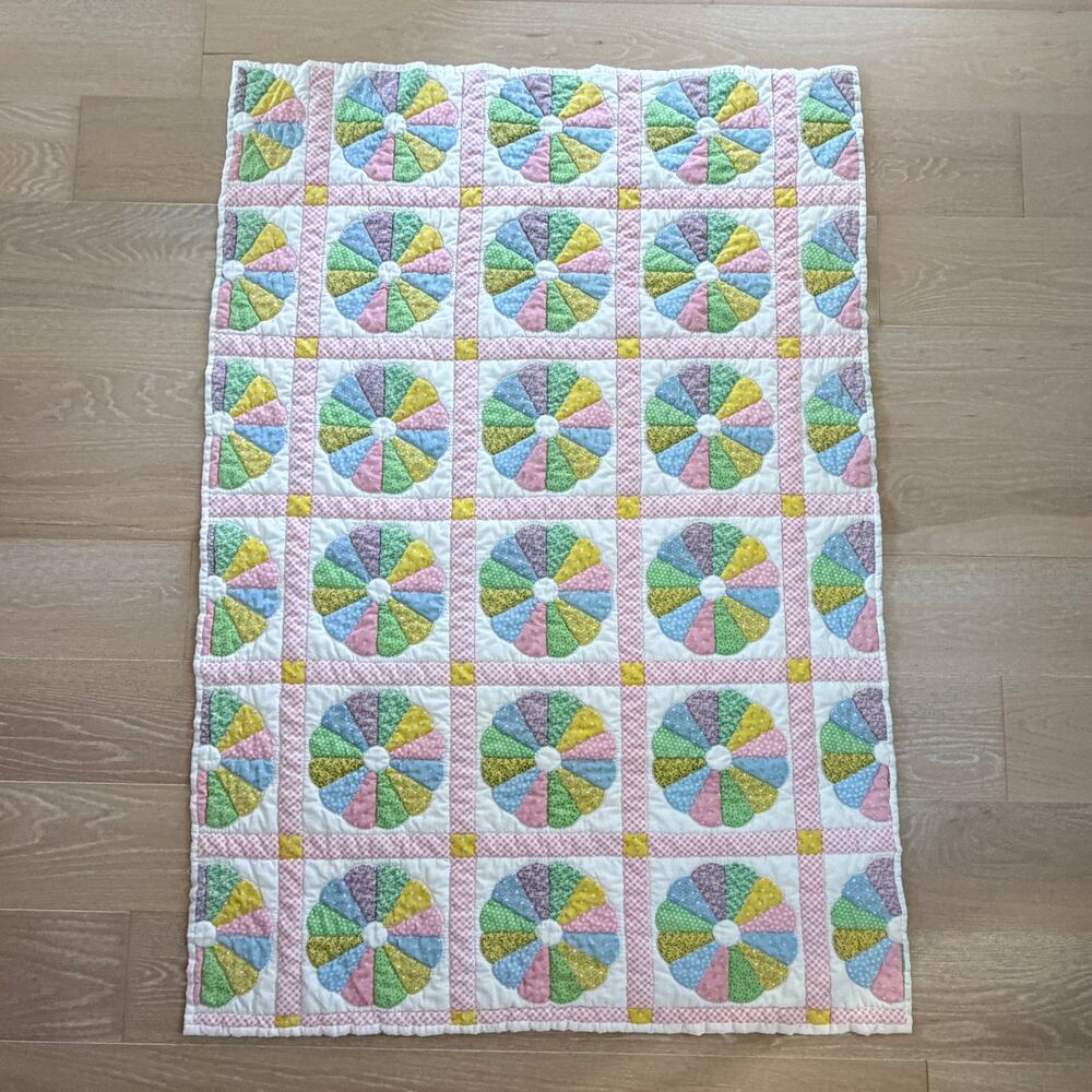 Handmade Dresden Plate Patchwork Quilt Toddler Bed 59"x40.5" Pastel